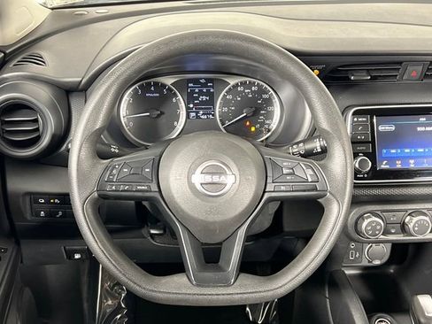 Used 2023 Nissan Kicks S image 7