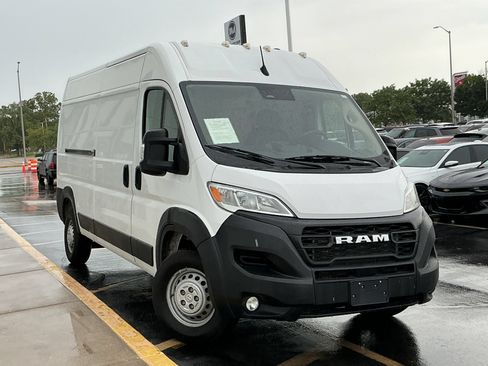 Used 2022 RAM ProMaster 2500 FWD image 2
