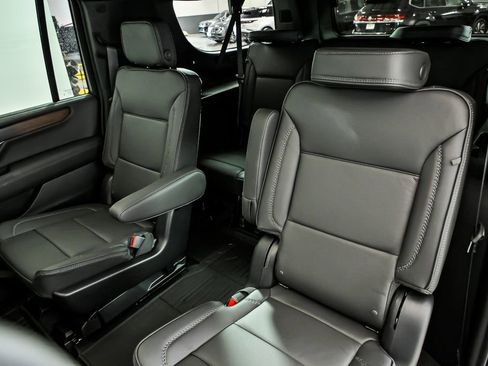 New 2026 GMC Yukon XL Denali w/ Sun & Power Step Package AWD/4WD image 11