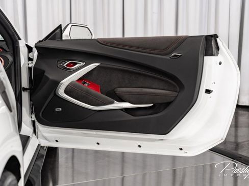 Used 2022 Chevrolet Camaro ZL1 image 43