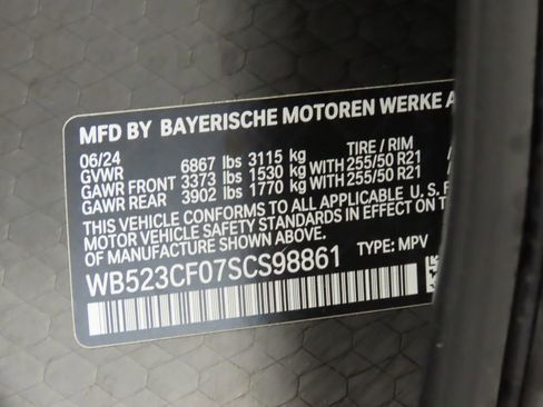 Certified 2025 BMW iX xDrive50 image 33