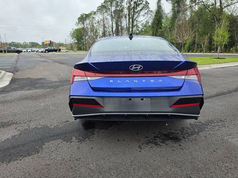Used 2025 Hyundai Elantra SEL image 7