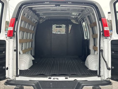 Used 2024 GMC Savana 2500 w/ Driver Convenience Package image 31