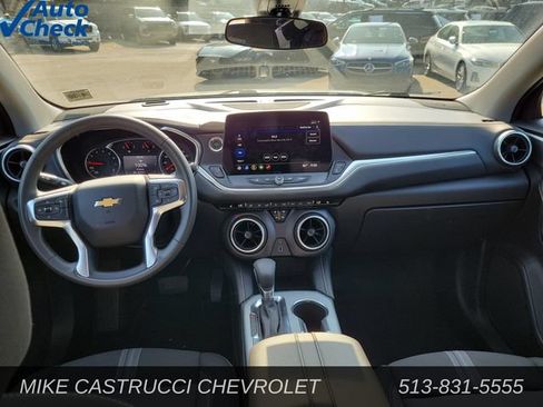 Used 2025 Chevrolet Blazer LT AWD/4WD image 10