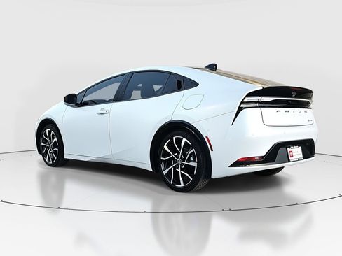 Certified 2025 Toyota Prius Plug-In Hybrid image 7