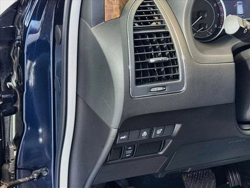 Used 2024 Nissan Armada SL w/ Captain's Chairs Package RWD image 10