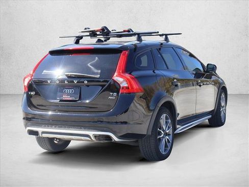 Used 2018 Volvo V60 T5 Cross Country w/ Convenience Package AWD/4WD image 5