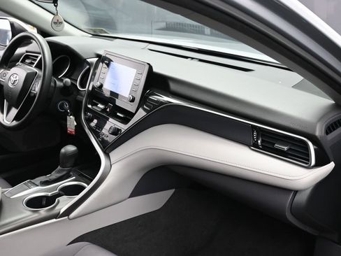 Used 2024 Toyota Camry LE image 31