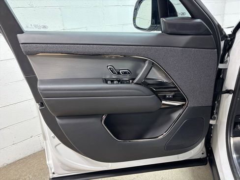 Used 2024 Land Rover Range Rover Sport SE image 24