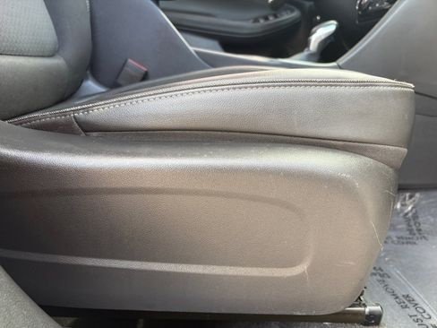 Used 2022 Buick Encore GX Select FWD image 31