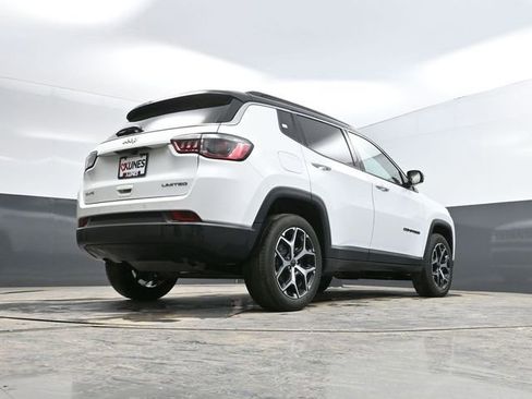 Used 2025 Jeep Compass Limited image 52