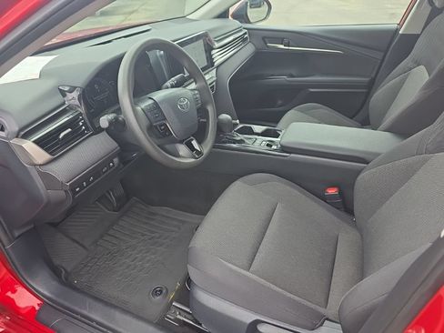 Used 2025 Toyota Camry LE FWD image 8
