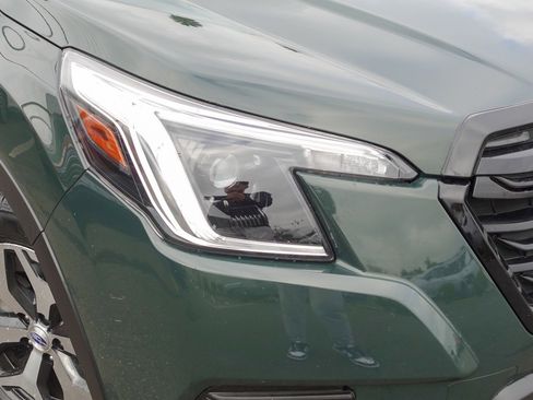 Used 2024 Subaru Forester Premium image 2