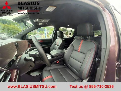 Used 2025 Chevrolet Traverse RS w/ LPO, Floor Liner Package AWD/4WD image 35