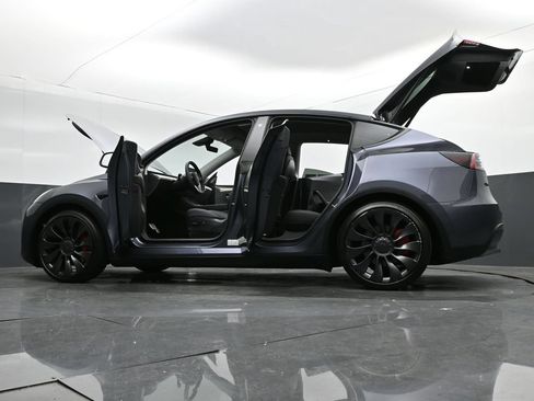 Used 2022 Tesla Model Y Performance AWD/4WD image 36