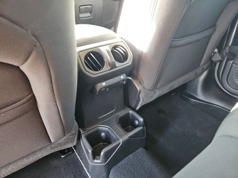 Used 2022 Jeep Wrangler Unlimited Sport image 21