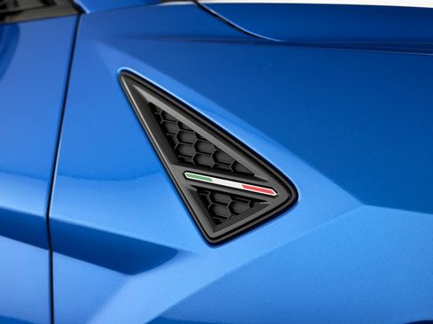 Used 2022 Lamborghini Urus image 44