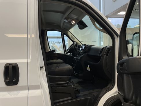 Used 2025 RAM ProMaster 2500 image 35