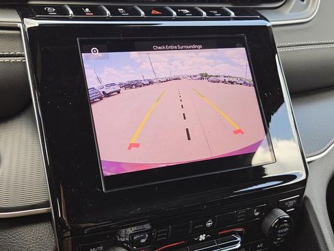 New 2025 Jeep Grand Cherokee Laredo X w/ Luxury Tech Group I image 12