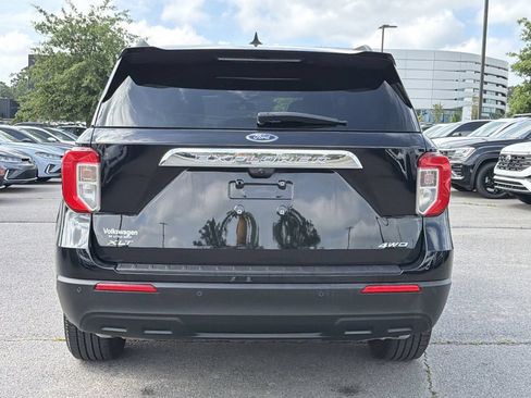 Used 2023 Ford Explorer XLT AWD/4WD image 4