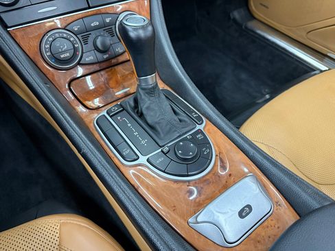 Used 2011 Mercedes-Benz SL 550 image 16