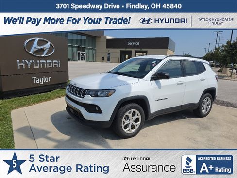 Used 2024 Jeep Compass Latitude AWD/4WD image 1