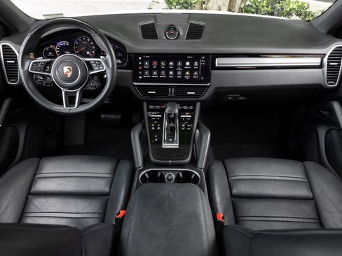 Certified 2023 Porsche Cayenne Platinum Edition AWD/4WD image 12
