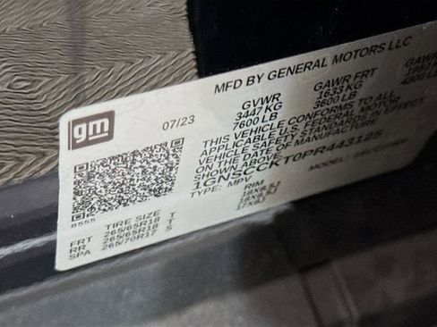 Used 2023 Chevrolet Suburban LT w/ Luxury Package image 35