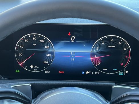 Used 2026 Mercedes-Benz GLB 250 4MATIC image 15