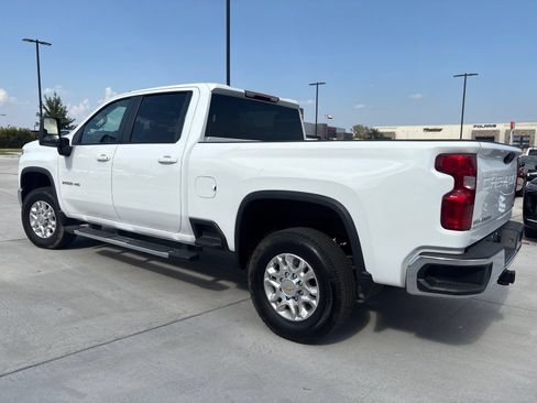Used 2025 Chevrolet Silverado 2500 LT AWD/4WD image 9