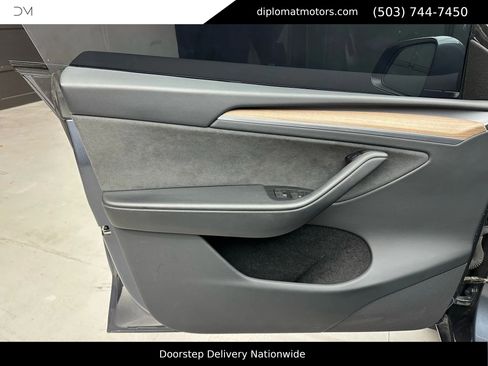 Used 2023 Tesla Model Y Long Range image 23