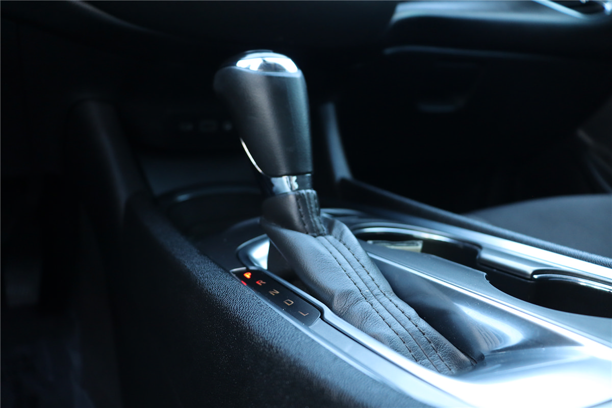 Used 2020 Chevrolet Malibu LT FWD image 37