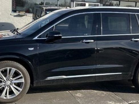 Certified 2023 Cadillac XT6 Premium Luxury image 2