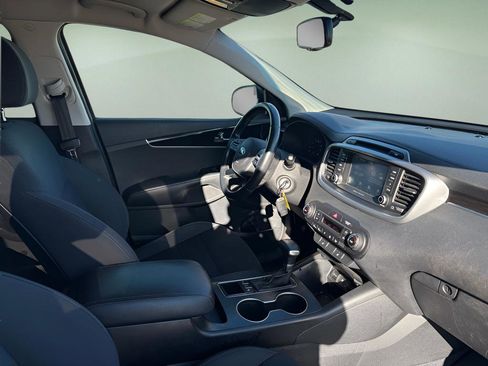 Used 2019 Kia Sorento LX w/ Option Group 020 image 10