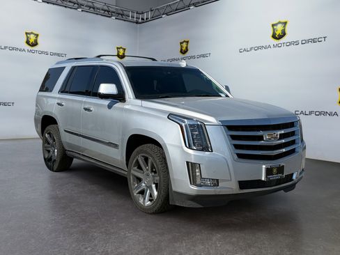 Used 2016 Cadillac Escalade Premium AWD/4WD image 7