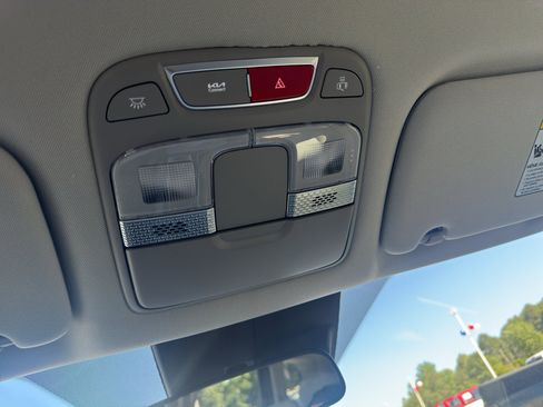 Used 2024 Kia Telluride S FWD image 20