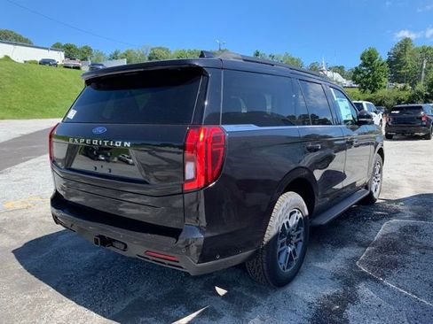 New 2025 Ford Expedition Active image 25