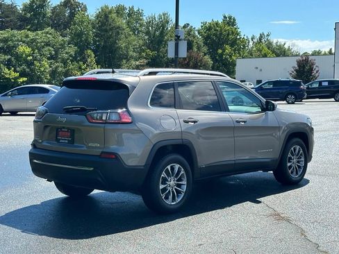 Used 2020 Jeep Cherokee Latitude Plus w/ Comfort/Convenience Group AWD/4WD image 8