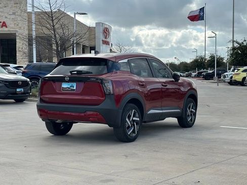 Used 2026 Nissan Kicks SV w/ SV Premium Package image 5