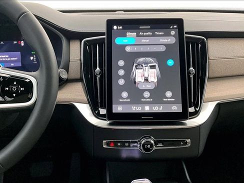 New 2026 Volvo XC90 T8 Plus image 17