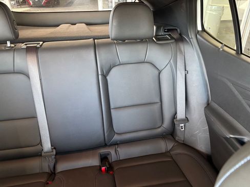 Used 2025 Buick Envista Sport Touring image 37