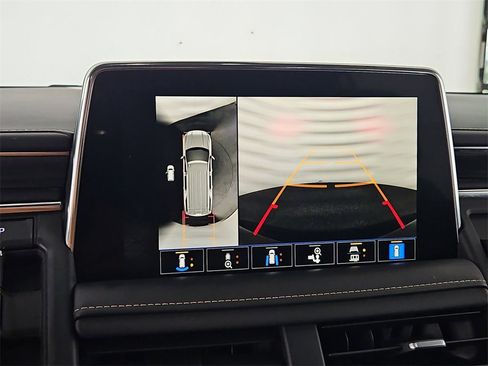 Used 2022 GMC Yukon SLT w/ SLT Premium Package image 21