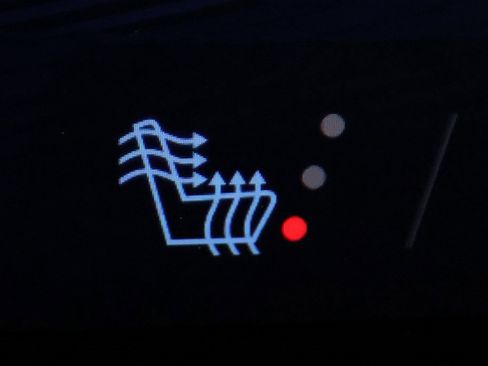 Used 2026 Chevrolet Suburban Z71 w/ Comfort Package image 30