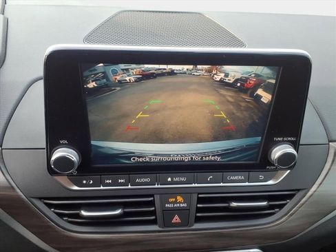 Used 2024 Nissan Altima 2.5 SV image 22