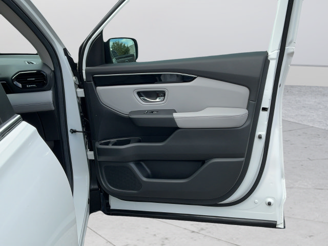 Used 2025 Honda Pilot EX-L image 23