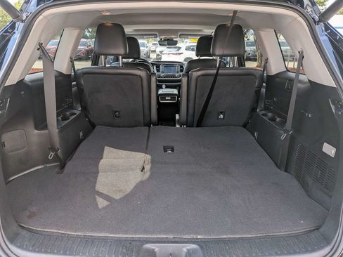 Used 2017 Toyota Highlander Limited AWD/4WD image 16