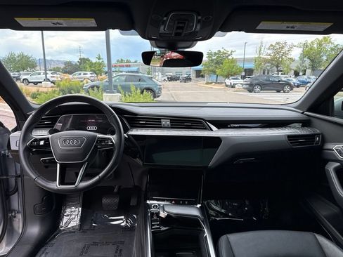 Used 2023 Audi e-tron Premium Plus w/ Premium Plus Package AWD/4WD image 12