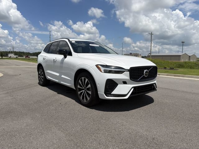 Used 2024 Volvo XC60 B5 Plus AWD/4WD image 9
