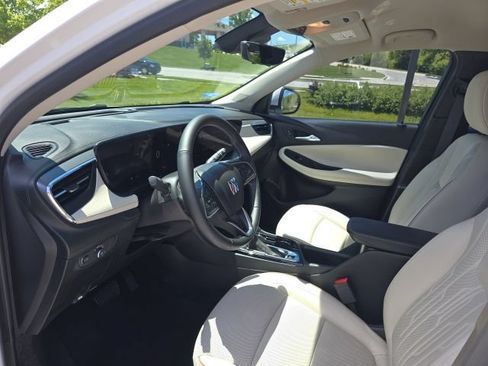 Used 2025 Buick Encore GX Avenir w/ Avenir Technology Package AWD/4WD image 10