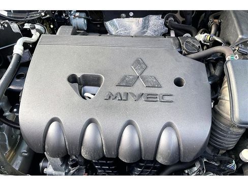 Used 2020 Mitsubishi Outlander ES image 35